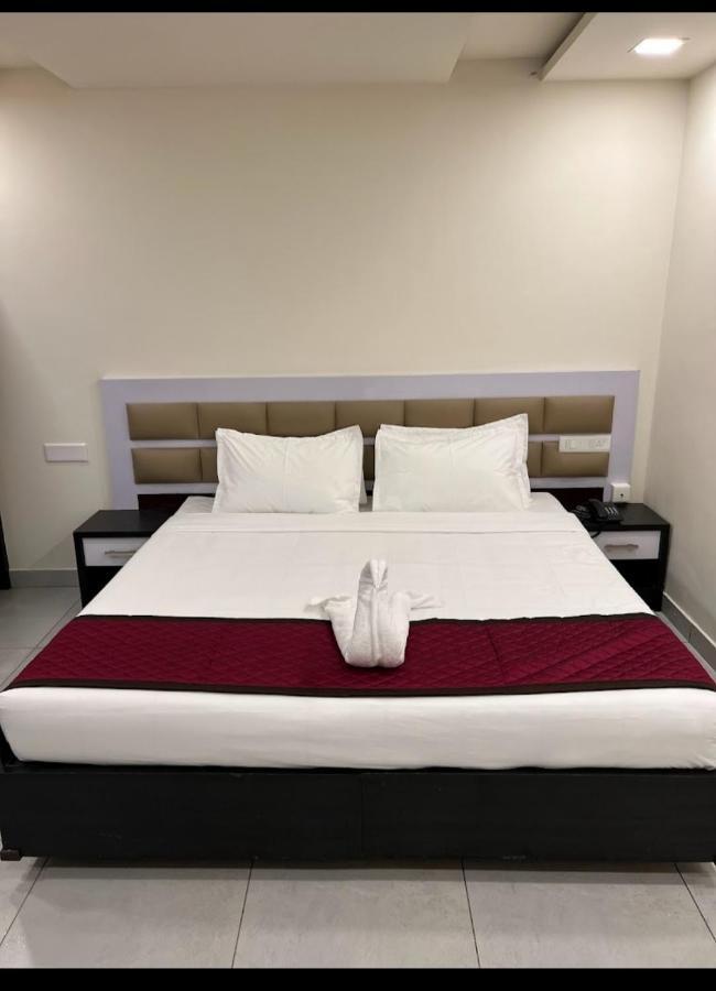 Clarks Inn Express ,Sirkazhi Buitenkant foto